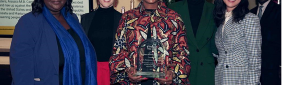 USA / La Ministre Nassénéba Touré reçoit le prix « Award du leadership politique et des relatons avec le service publique »