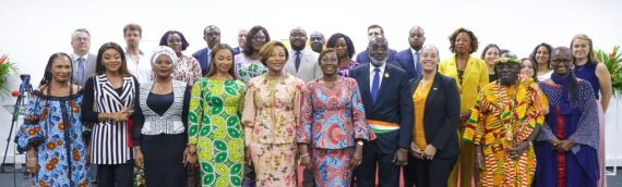 La Ministre Nassénéba Touré arme 105 femmes candidates aux futures élections locales